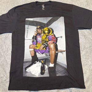 NWOT Kobe Bryant Graphic Design T Shirt Sise Large
